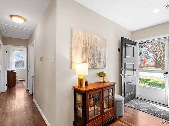 2nd image of 7962 Meadow Dr