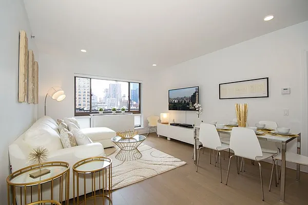 Rented by REAL New York | media 25