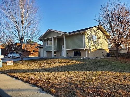 19 University Dr Photo 1