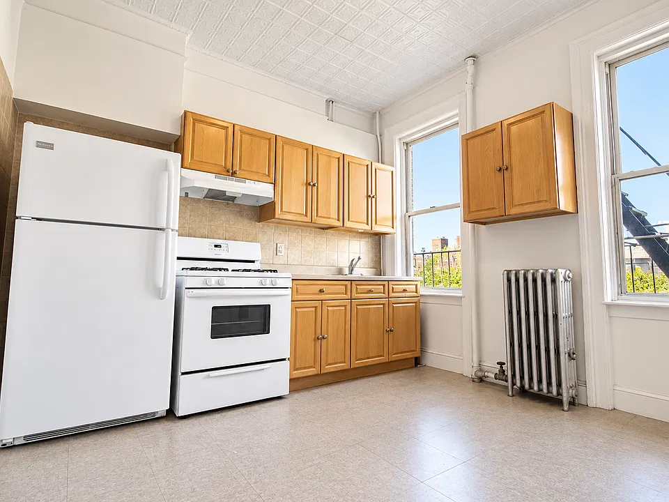117 Nelson St #2