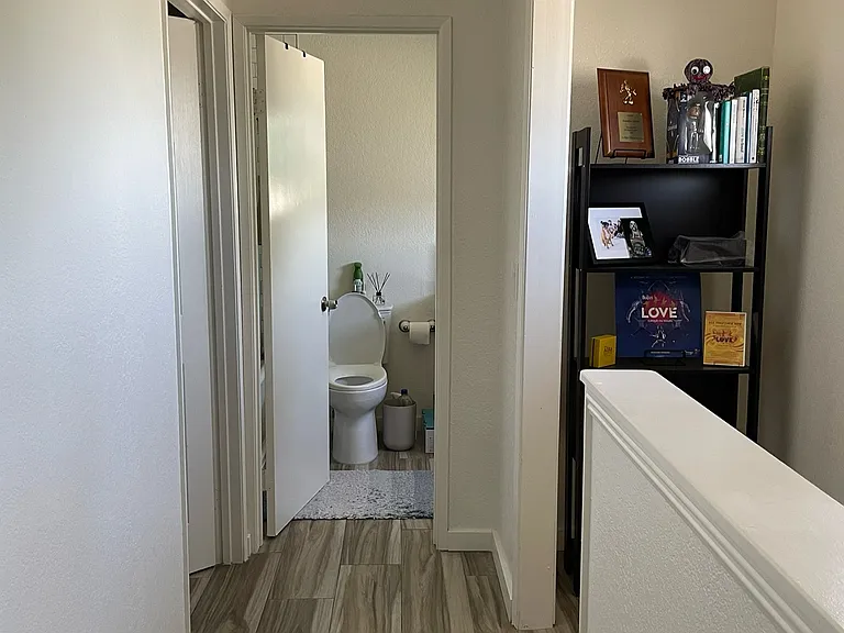 804 N Geneva St #B — Photo 18