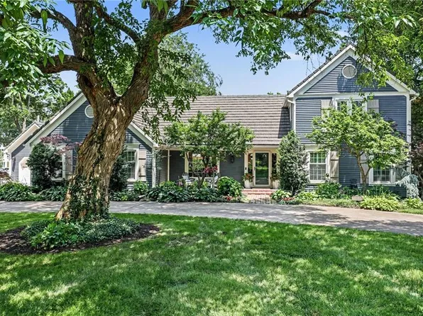 2512 W 71st St, Prairie Village, KS 66208