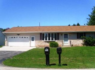 1344 W Roselawn Dr, Appleton, WI 54914