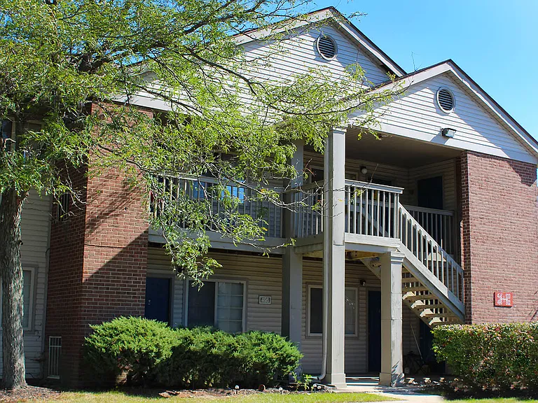 Eagle Crest Apartments — Photo 3