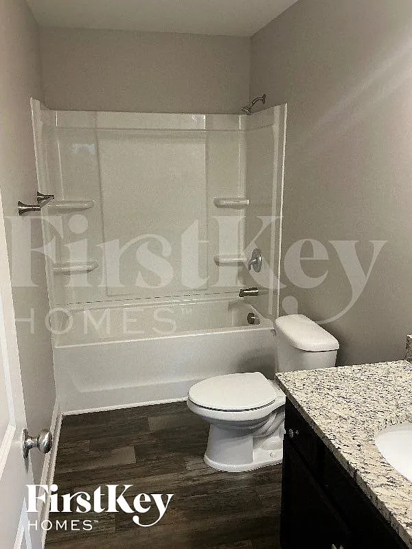3 bed, 2.5 bath, 1845 sqft, $2,065 — Photo 3