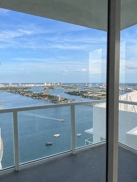 Quantum On The Bay Condo — Photo 1