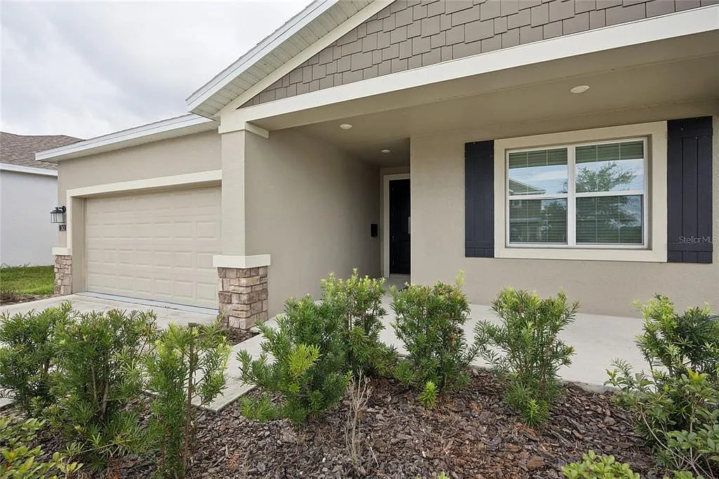 3 bed, 2.0 bath, 1760 sqft, $2,250 — Photo 2