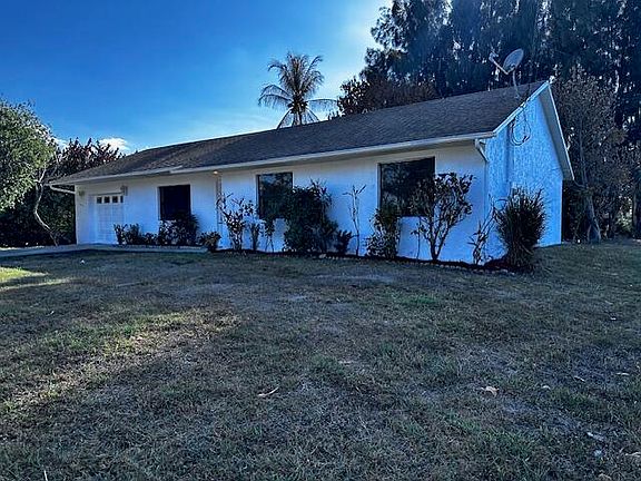 3rd image of 3245 SE Pinto Street