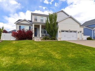 1692 W Spring Meadow Ln, Farmington, UT 84025