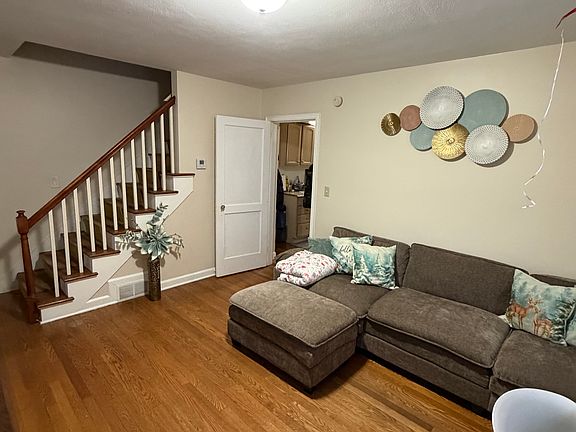 4th image of 181 Gold Street