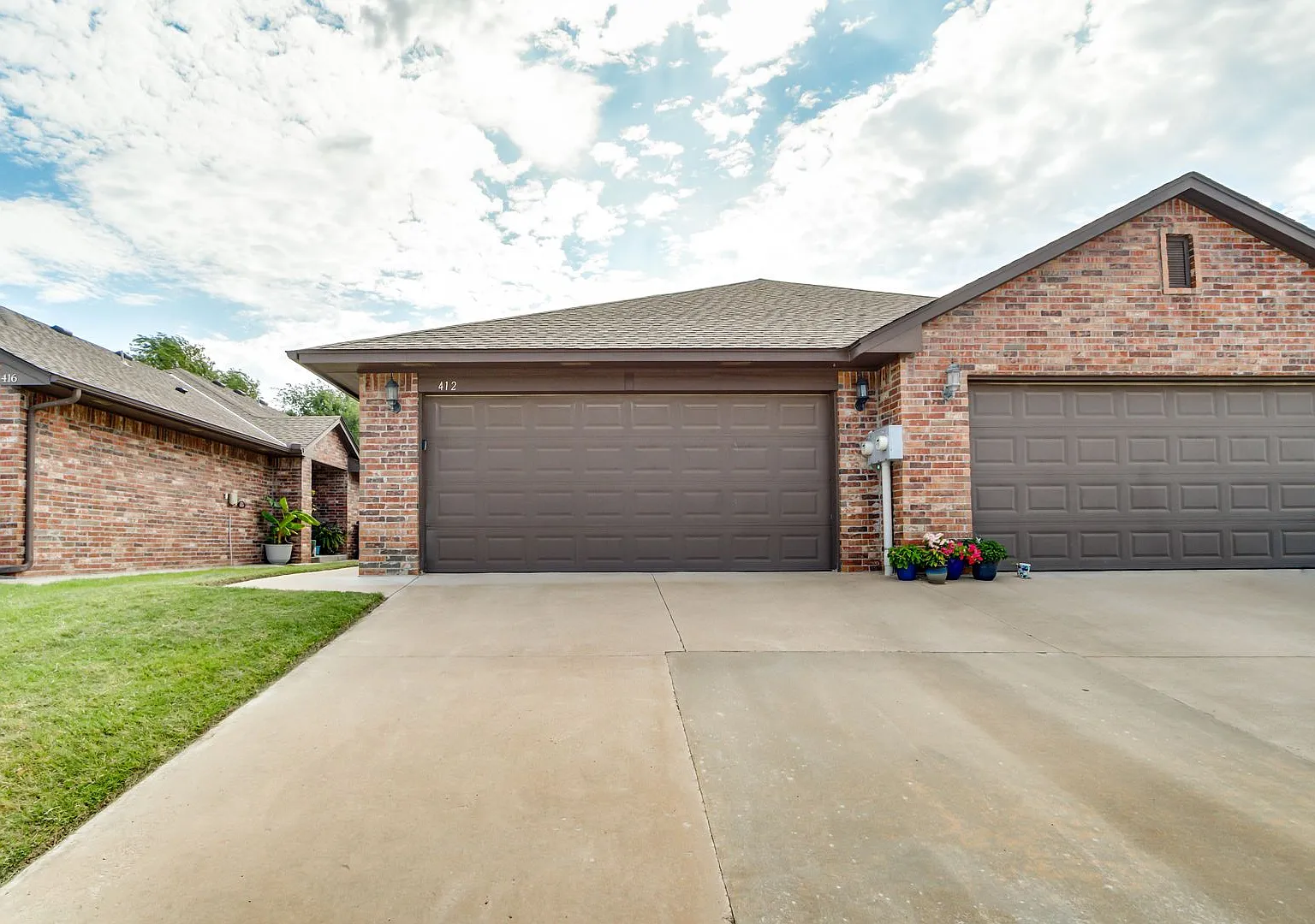 3 Bedroom 2 Bath 2 Car Garage - Edmond Schools — Photo 1