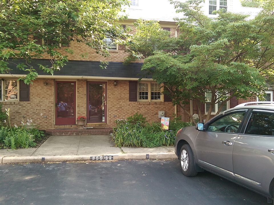 1st image of 2837 W 6th St