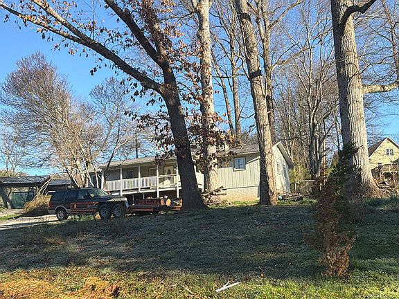 2nd image of 900 Cat Creek Rd