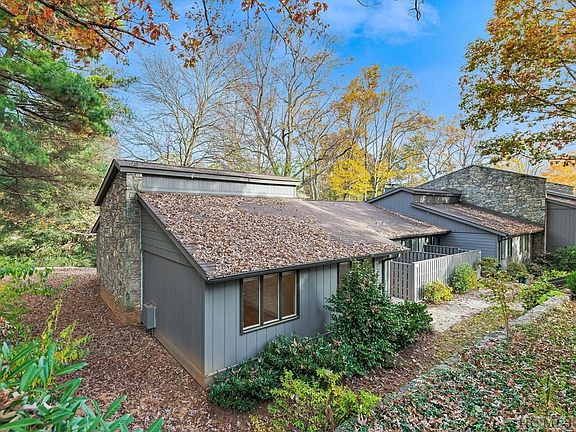 4th image of 200 Crowfields Dr #200