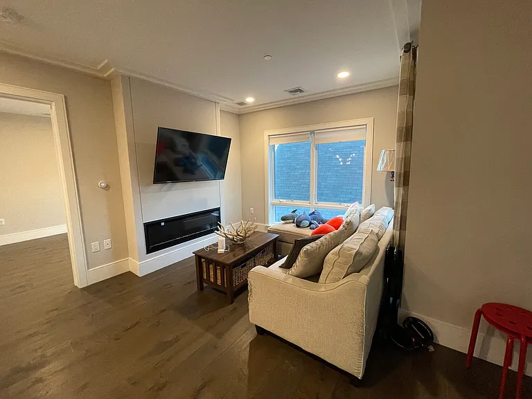214 Market St #301 — Photo 28