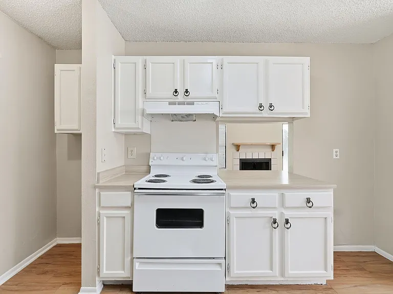 3932 Heritage Hill Dr — Photo 12