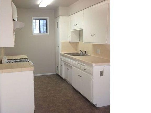 3rd image of 2201 S Ridgeley Dr