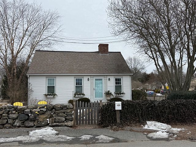 1st image of 221 N Water St
