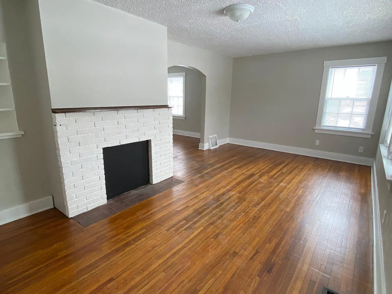 4 bed, 1400 sqft, $2,180 — Photo 2