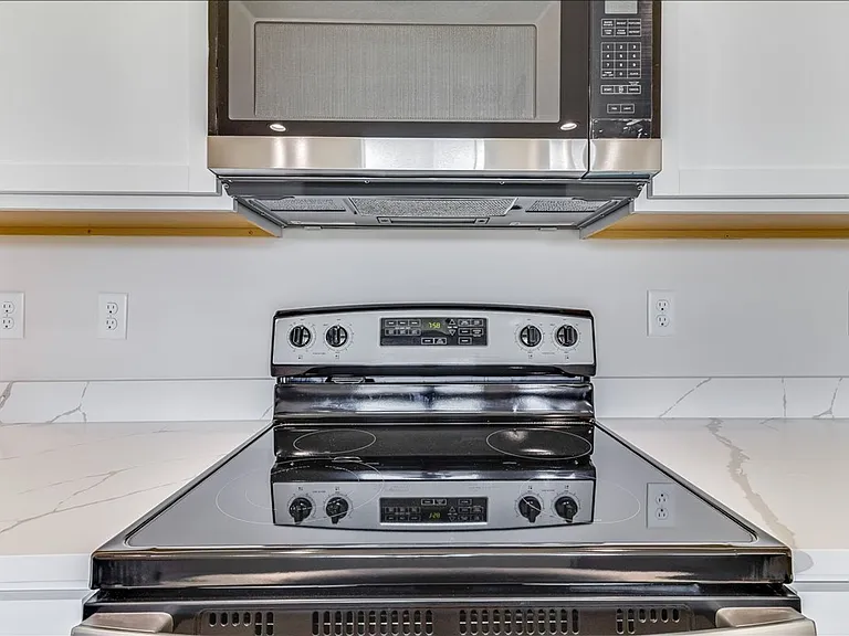 5069 N Vassar St — Photo 8