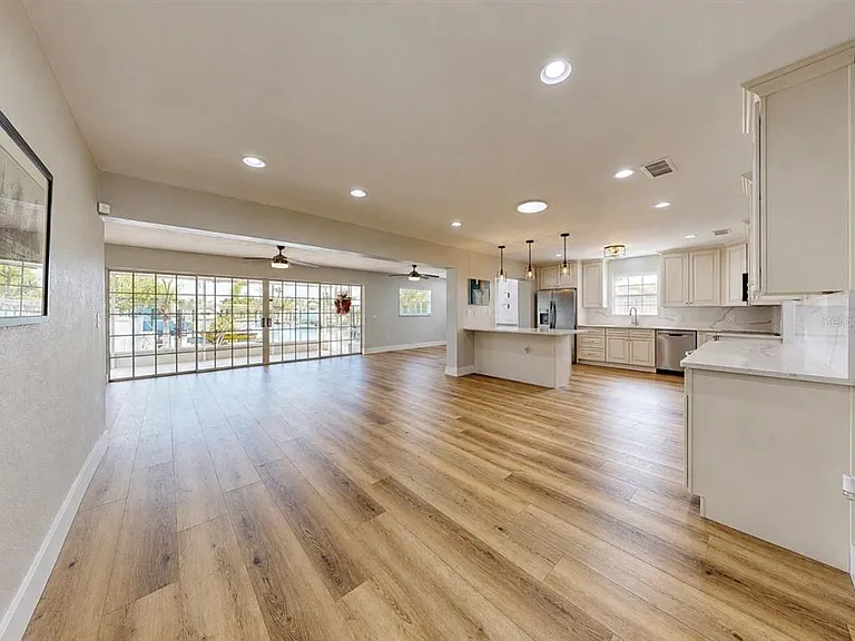 6513 Abaco Dr — Photo 10