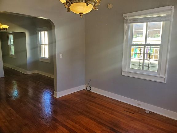 3rd image of 716 Mazant St