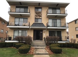 10330 Austin Ave APT 3S, Chicago Ridge, IL 60415