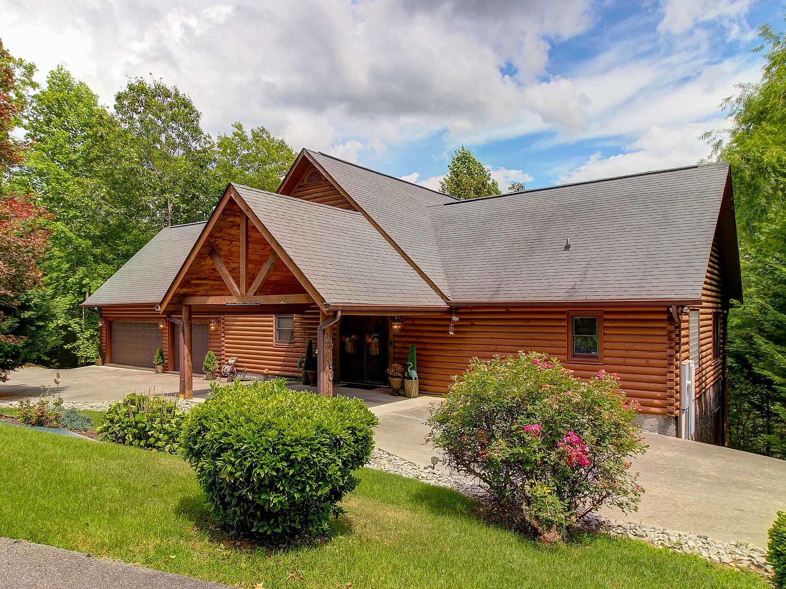 2760 Cedar Falls Way, Sevierville, TN 37862 Zillow