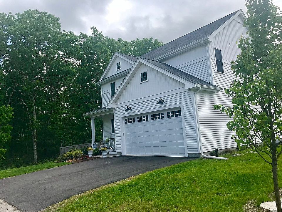 2nd image of 26 Cary Ln