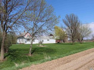 45620 237th St, Madison, SD 57042