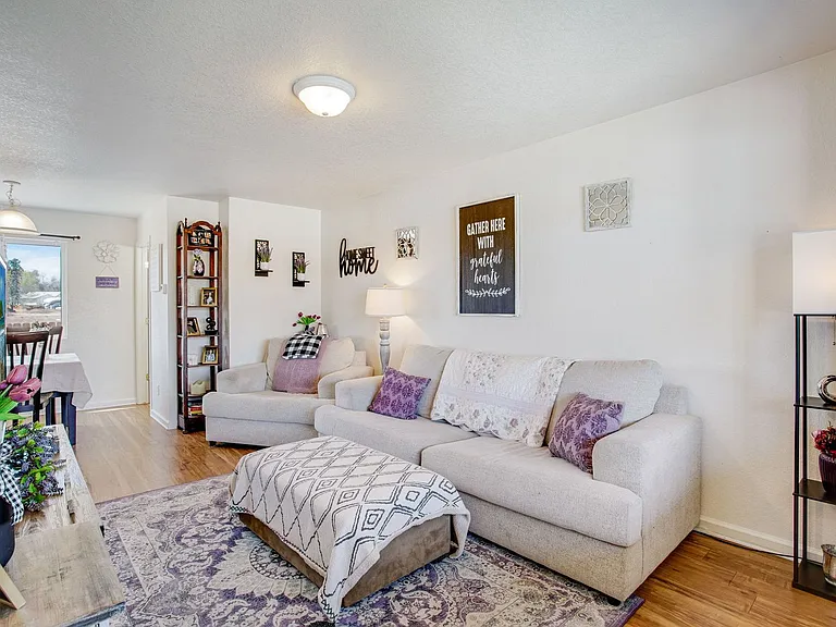 1725 Rowan Ln — Photo 6