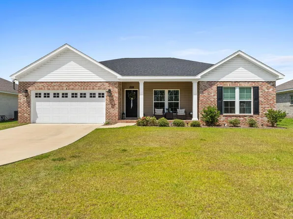 208 Wellington Way, Headland, AL 36345