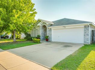 7033 Avington Way, Fort Worth, TX 76133
