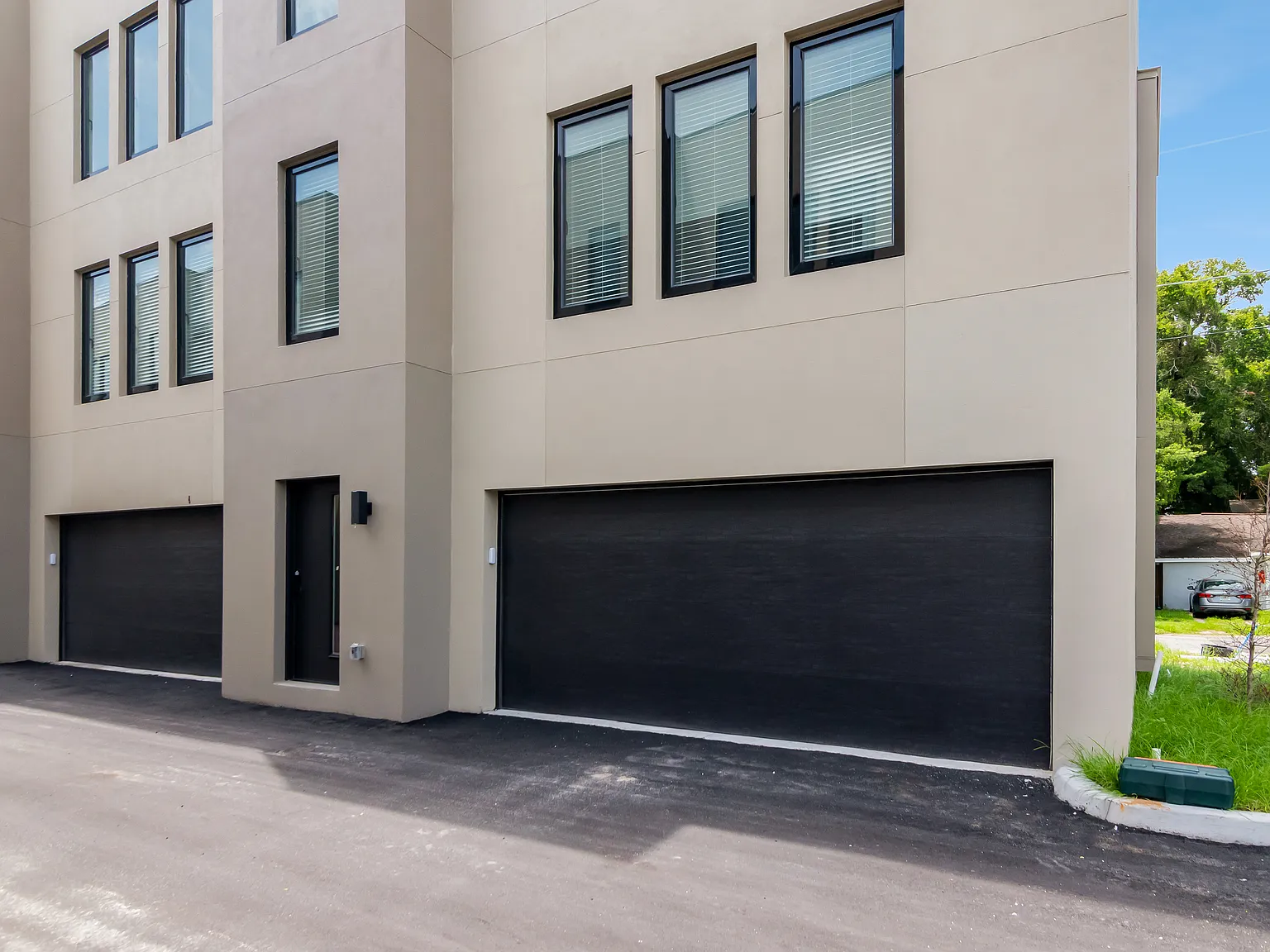 2 bed, 2.5 bath, 1229 sqft, $3,250 — Photo 3
