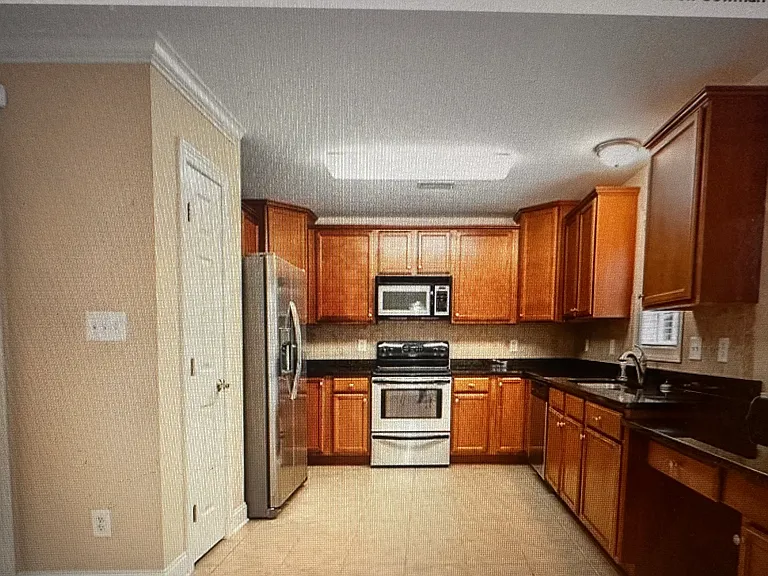 2311 Bentridge Ln — Photo 3