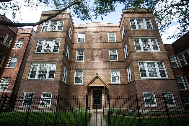 1st image of 3220 W Eastwood Ave #2