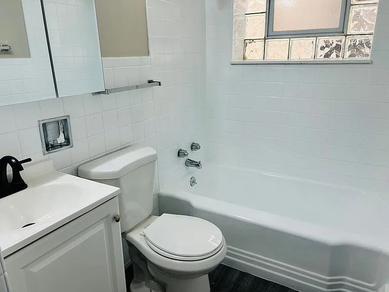 3146 Ridgeland Ave #1E — Photo 7