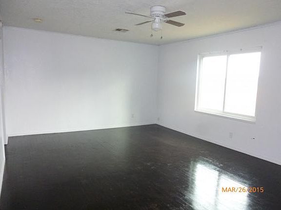 4th image of 202 Davis Blvd