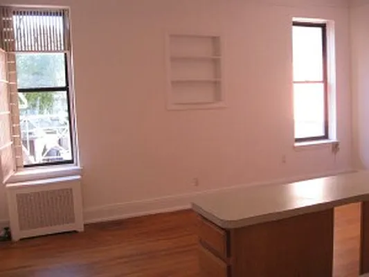 Rented by Tower Brokerage | media 15