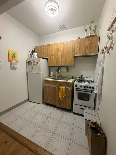 324 E 14th St #5-B Photo 1