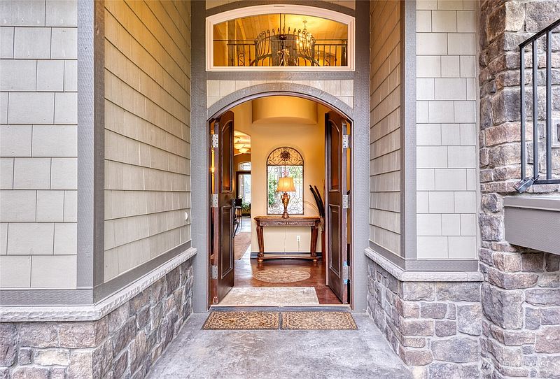 5th image of 15718 Scenic Shores Drive SE