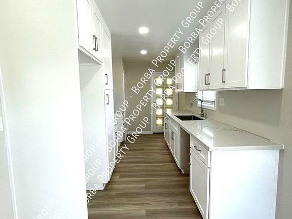 4th image of 2464 Chestnut Ave #2