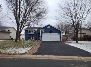 881 Curry Trl, Eagan, MN 55123