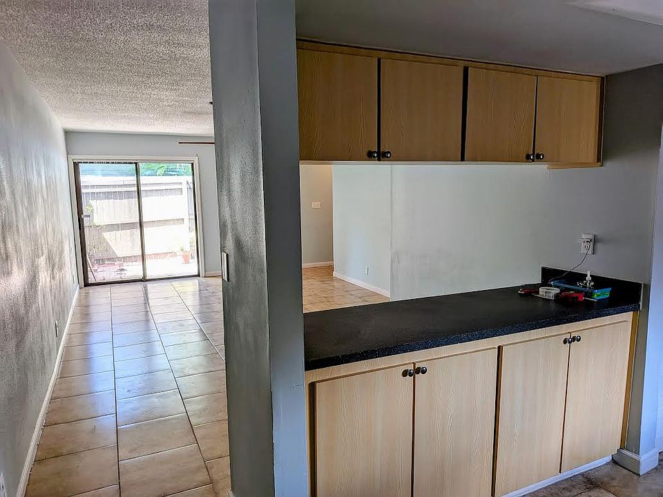 Entrance by the kitchen and sitting room
