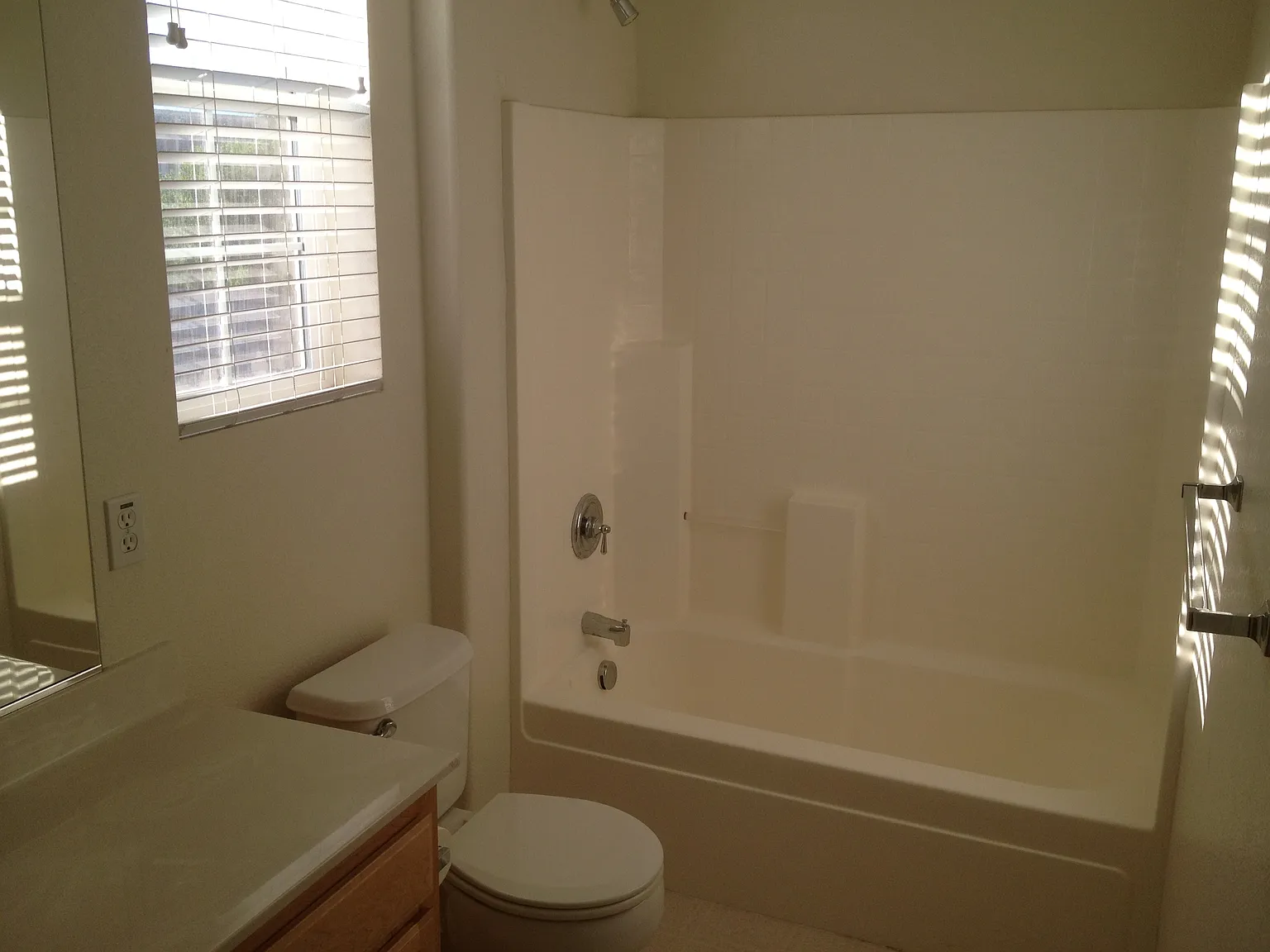 4 bed, 2.5 bath, 2120 sqft, $2,950 — Photo 3