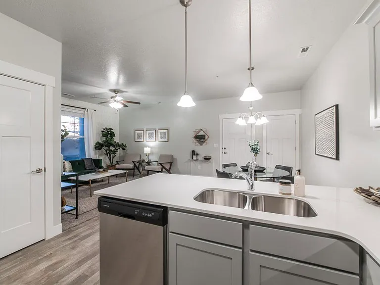 1813 W Newcastle Ln #C203 — Photo 13