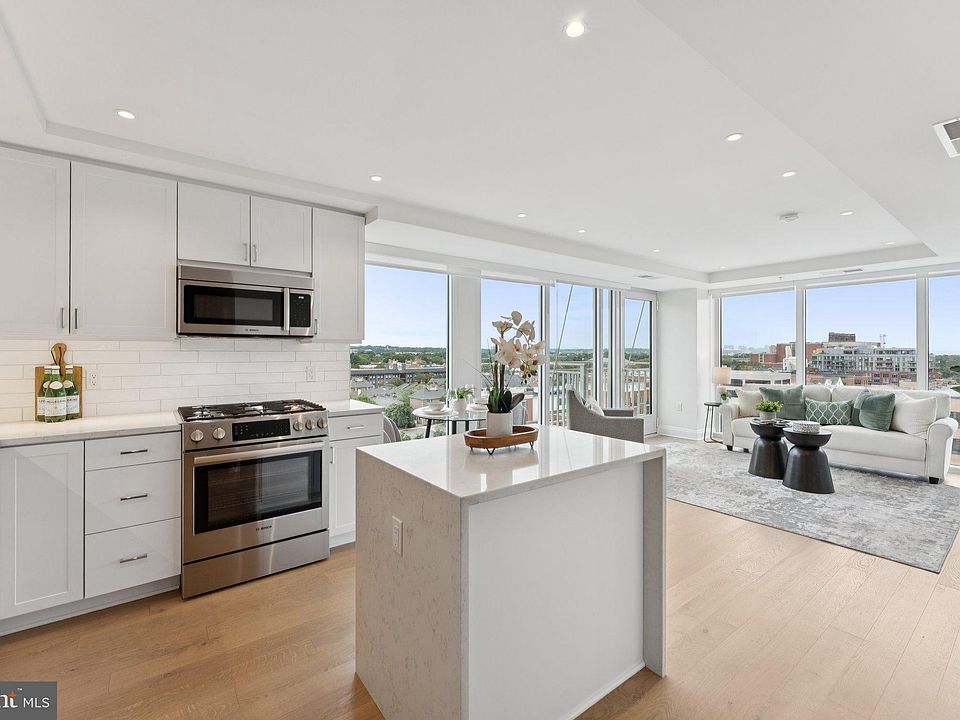 1st image of 925 N Fairfax St #912