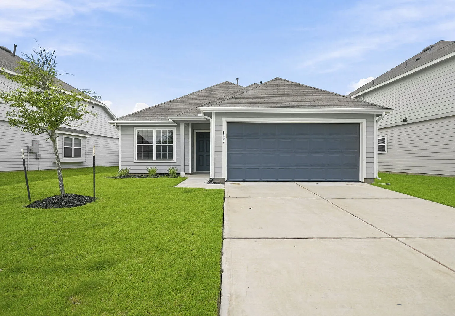 3 bed, 2.0 bath, 1539 sqft, $2,100 — Photo 1