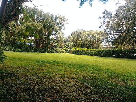 4th image of 2611 Parkland Dr