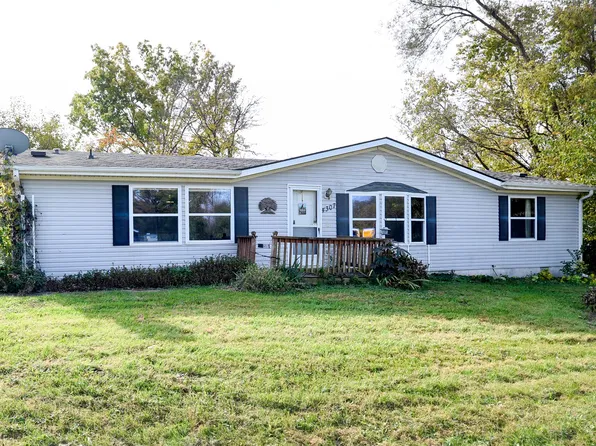 4307 E Oakwood Dr, Pleasant Hill, IA 50327